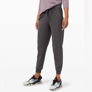 Lululemon On the Fly Jogger 28” - Graphite Grey - Size 4